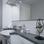 Double Modern.6 أسكونا